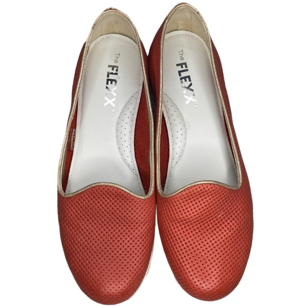 The FLEXX Slip On Sneakers